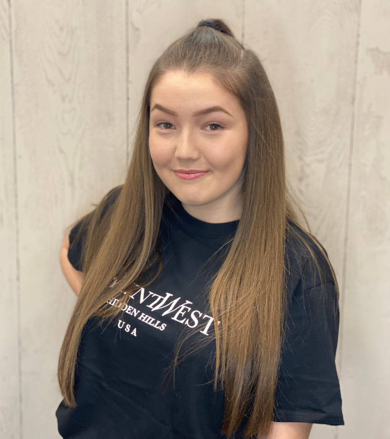 Read more about the article Abbie – Hairdressing Apprentice