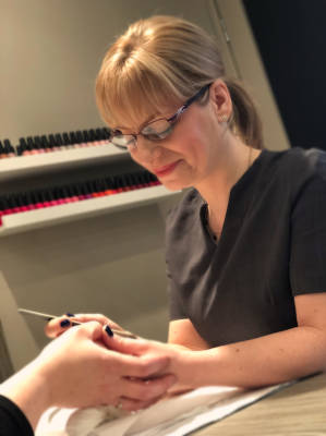 Read more about the article Lou – Beauty Therapist
